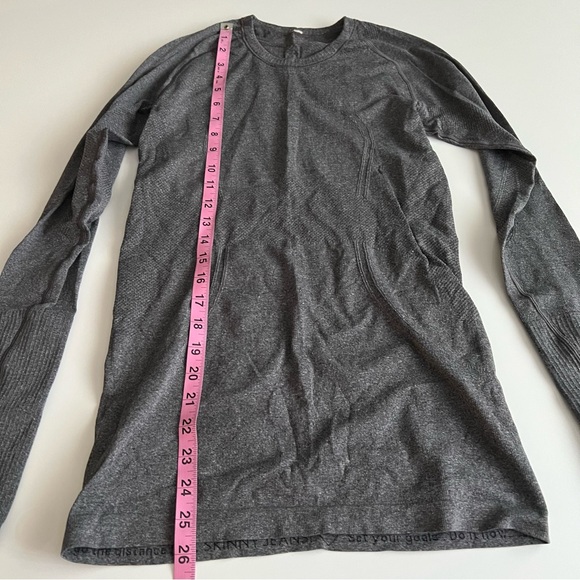 Lululemon swiftly tech long-sleeve shirt, gray, 6 - Picture 6 of 11